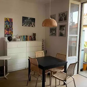 appartamento-splendido-con-tutti-servizi-in-zona-navigli.italymilanhotels.net/